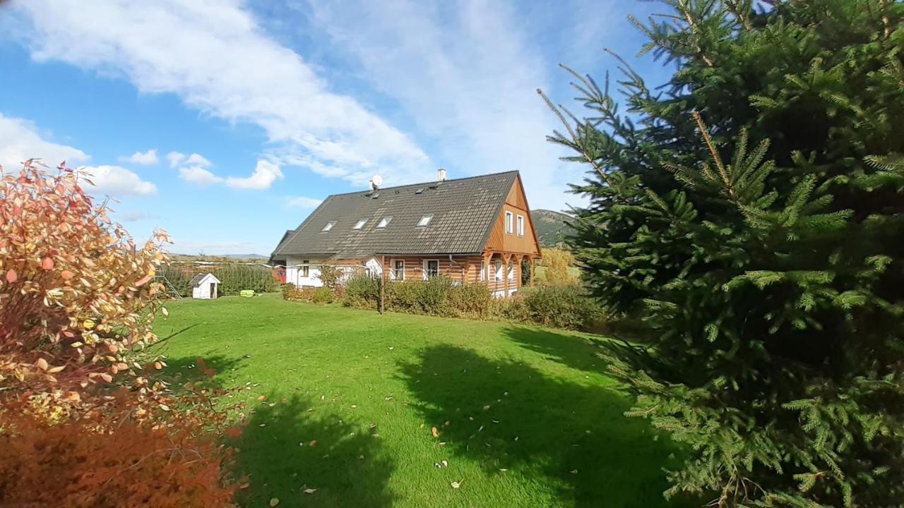 Apartman V Chaloupce Na Vrsku Bernsdorf Esterno foto