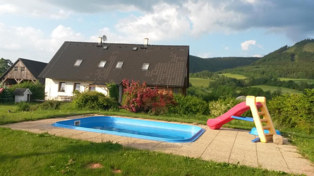 Apartman V Chaloupce Na Vrsku Bernsdorf Esterno foto
