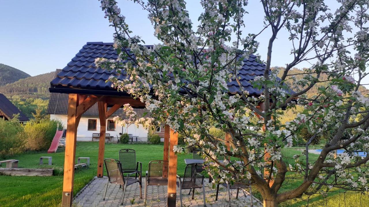 Apartman V Chaloupce Na Vrsku Bernsdorf Esterno foto