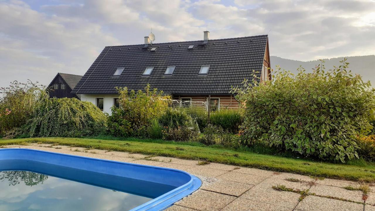 Apartman V Chaloupce Na Vrsku Bernsdorf Esterno foto