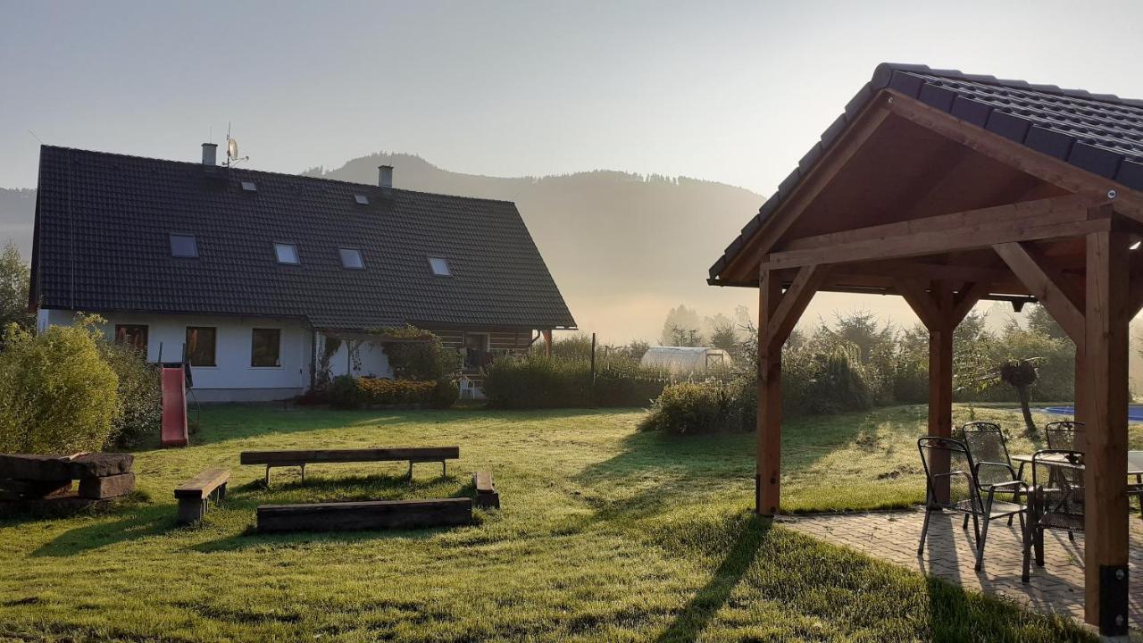 Apartman V Chaloupce Na Vrsku Bernsdorf Esterno foto