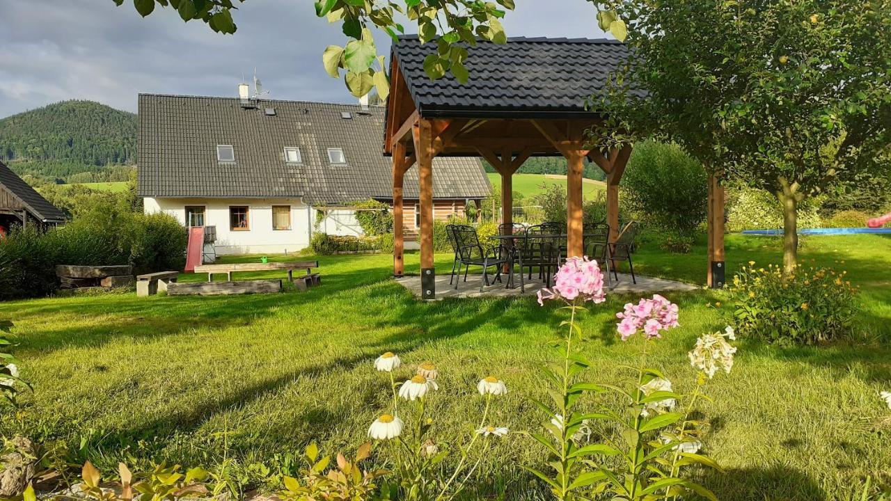 Apartman V Chaloupce Na Vrsku Bernsdorf Esterno foto